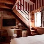 De La Maison 쿠르마예