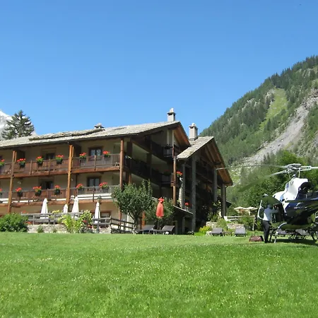 호텔 De La Maison 쿠르마예