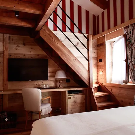 De La Maison 쿠르마예