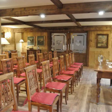 De La Maison 쿠르마예