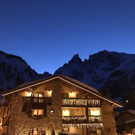 De La Maison Szálloda 5*