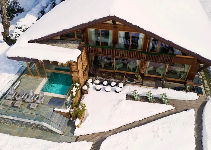 De La Maison Готель