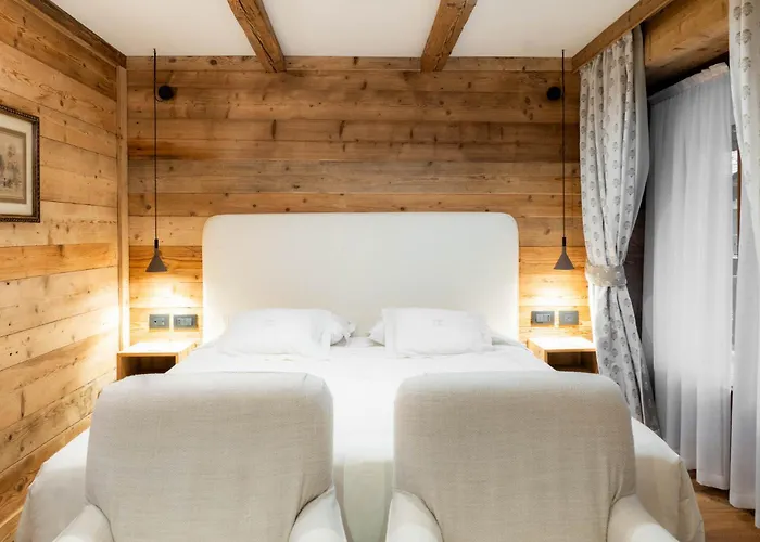 De La Maison Szálloda